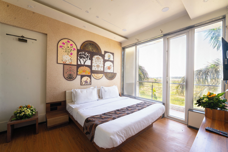 Room 2, Manish Aura Grand, Vadodara