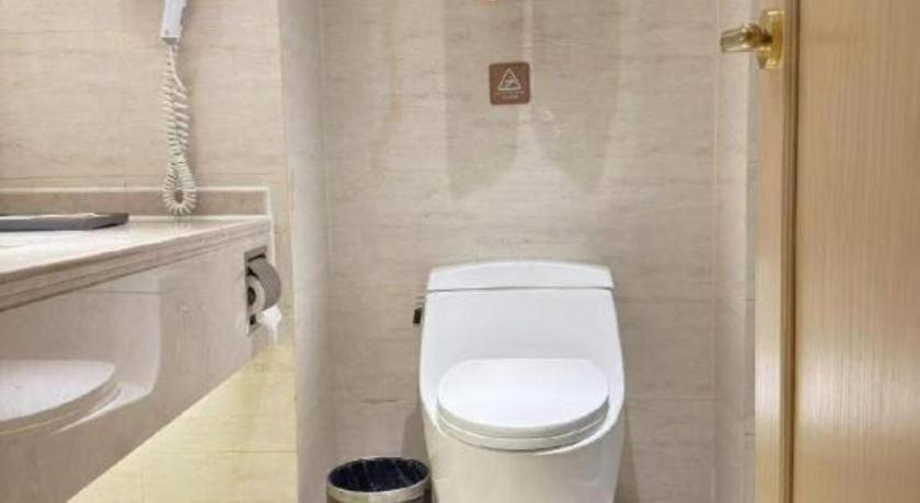Bathroom 3, Vienna Hotel Sichuan Ganzi 318 National Highway Yajiang, Garzê Tibetan