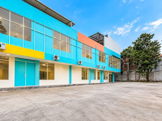 Hotel Exterior 3, SANS Hotel Guntur Cendana Garut, Garut