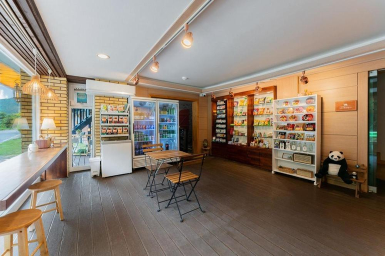 Food & Drinks, Nackta Pension, Pocheon
