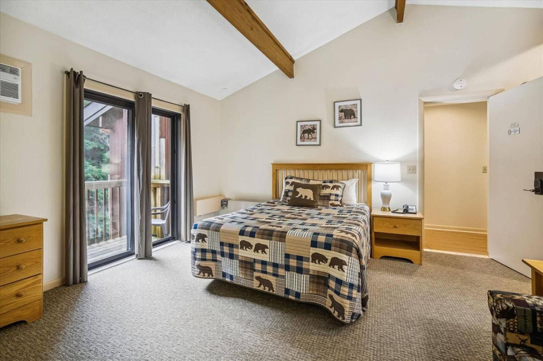 Bedroom 2, Cedarbrook Two bedroom Suite 20708, Windsor