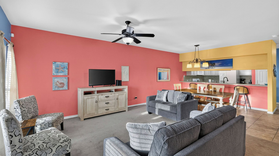 Living room 2, Paradise Found by Avantstay Waterfront Retreat Private Boat Slip + Shared Pool North Padre, Nueces