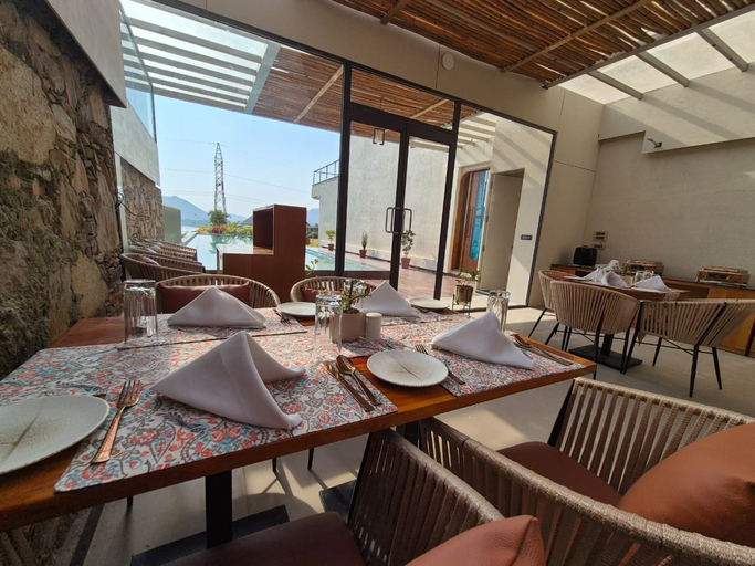 Outdoor dining 4, Traavista Rivera The Lake House, Udaipur
