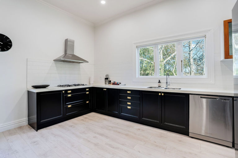 Private kitchen 5, The An Chroi Estate by Homello, Franklin