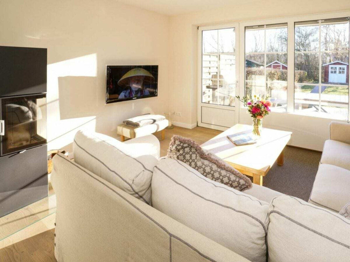 Living area 3, Holiday Home With 2 Bedrooms, Nordfriesland