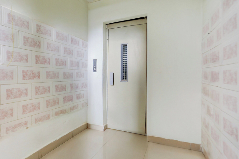 Interior 5, Collection O Nandanpura Sipri Bazar, Jhansi