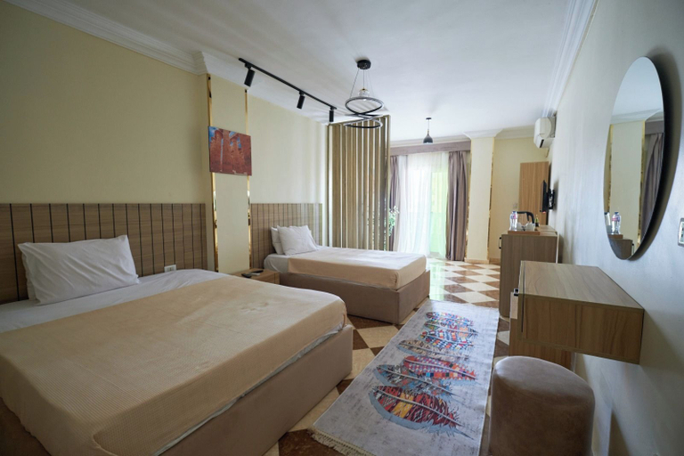 Room 5, La Venue Pyramids View Hotel, Al-Ahram