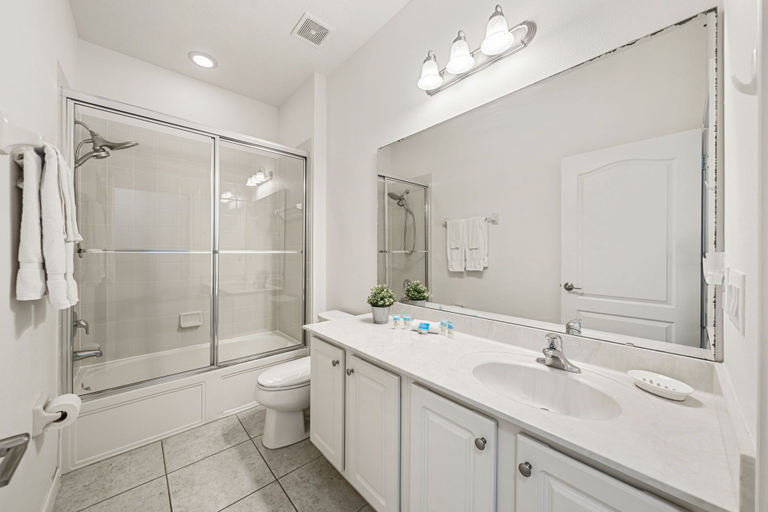 Bathroom 4, 4036 Oakrise Loop, Polk