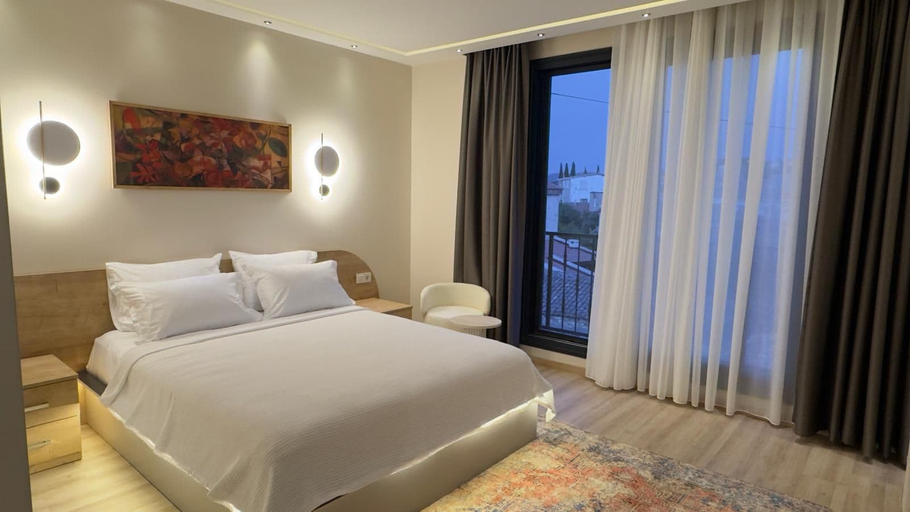 Room 3, CRASSULA URLA, Urla