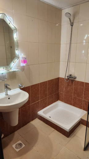 Bathroom, Rowad Al Mashaer Al Rawdah Hotel, Makkah