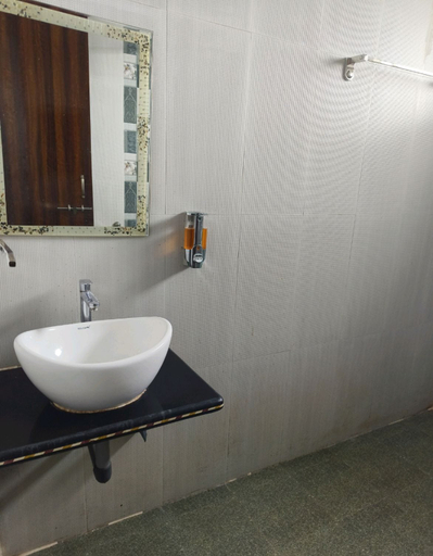 Bathroom 3, Varo Resort, Satara