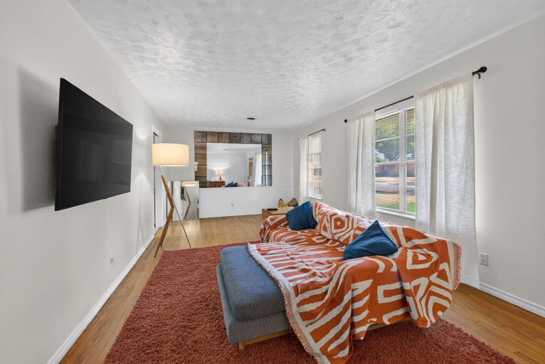 Living area, White Rock Lake House, Dallas