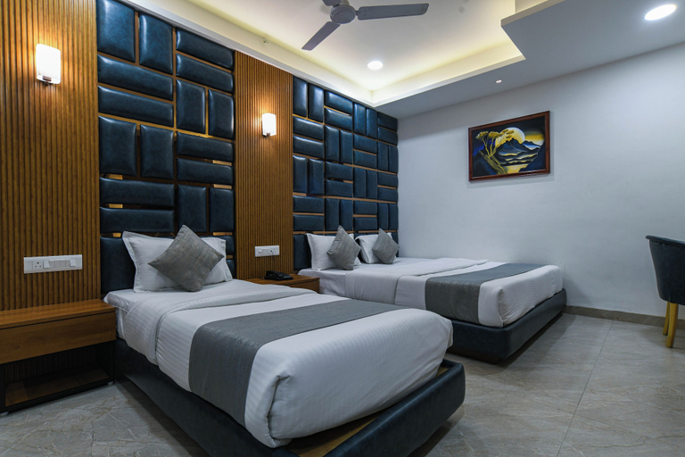 Room 2, Hotel The Grand, Indore