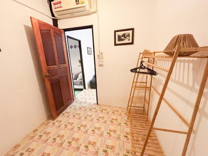 Interior 5, Easy House, Pai