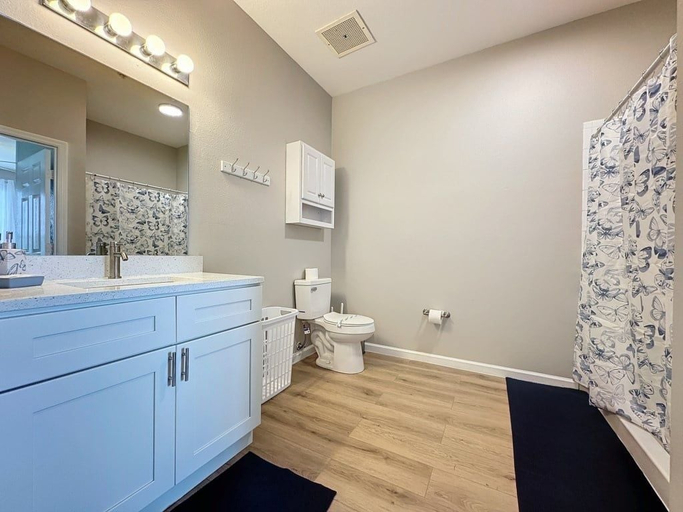 Bathroom 2, Three Bed Third Floor Condo Near Disney 3 Bedroom Condo, Osceola