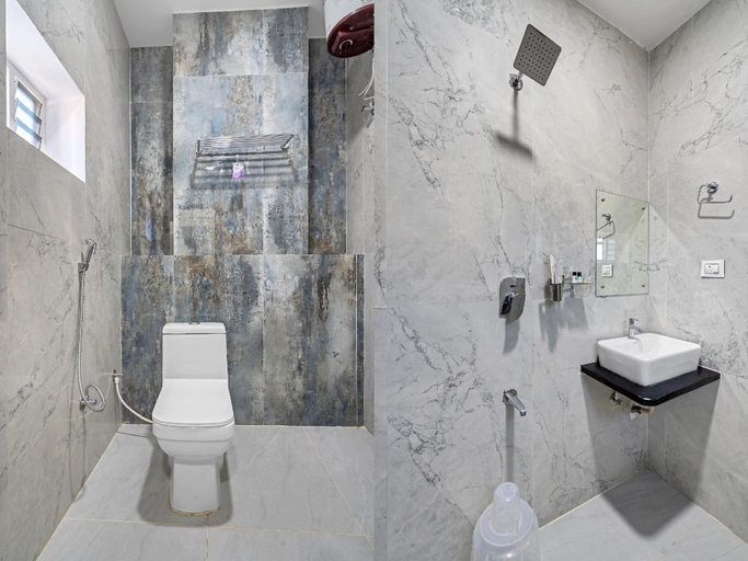 Bathroom, Hotel Sangeetha, Warangal