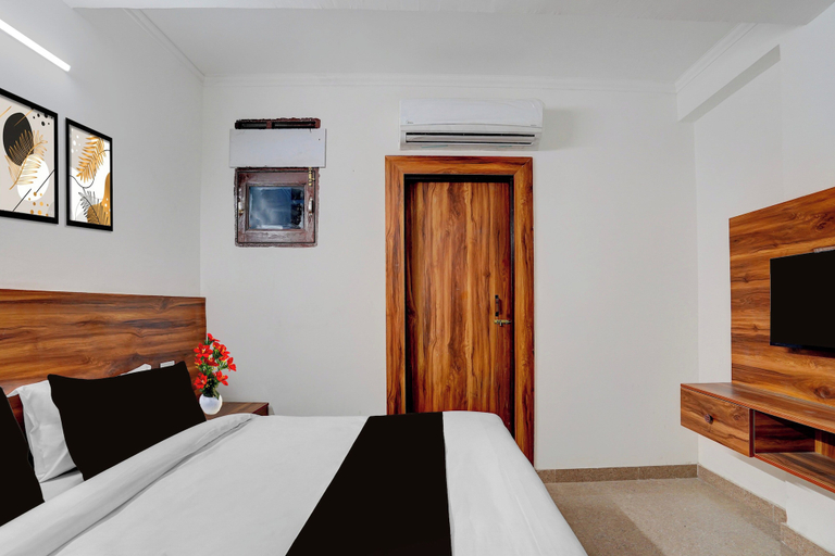 Room 5, Collection O Toll Plaza Kherki Daula, Gurgaon