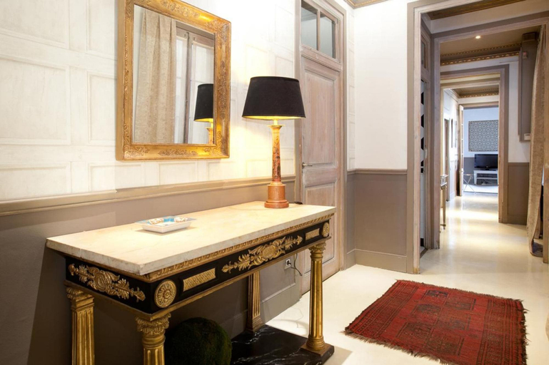 Room 2, Hohomes - Centric Entire Barcelonian Flat, Barcelona