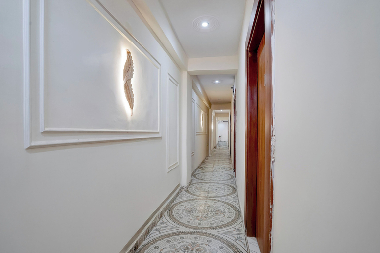 Interior 2, Collection O Basai Crossway Gurgaon, Gurgaon