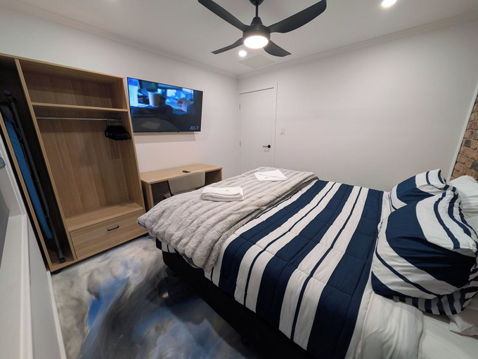 Room 2, York at the Bay, Lake Macquarie - North