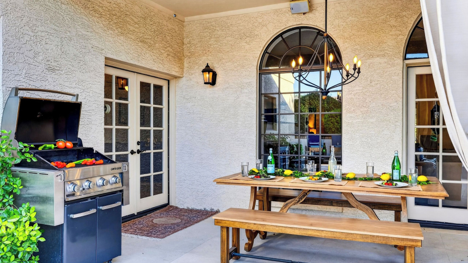 Interior 3, Casa Talavera by Avantstay Pool + Hot Tub + Fire Pit + BBQ Mins to Golf, Maricopa