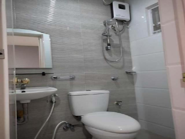 Bathroom, Anchorage Apartelle, Legazpi City