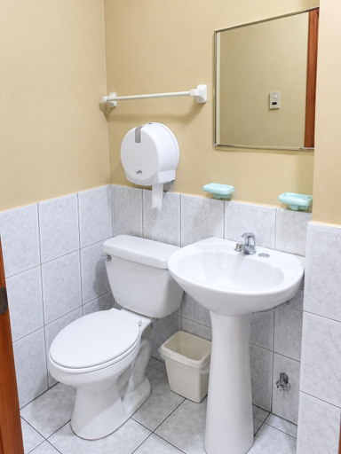 Bathroom 3, HOTEL MILENIO, Guayaquil