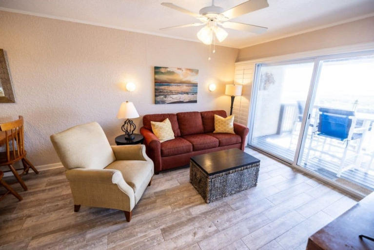Living area 5, Amelia Island Ocean View + Pool Top Floor, Nassau