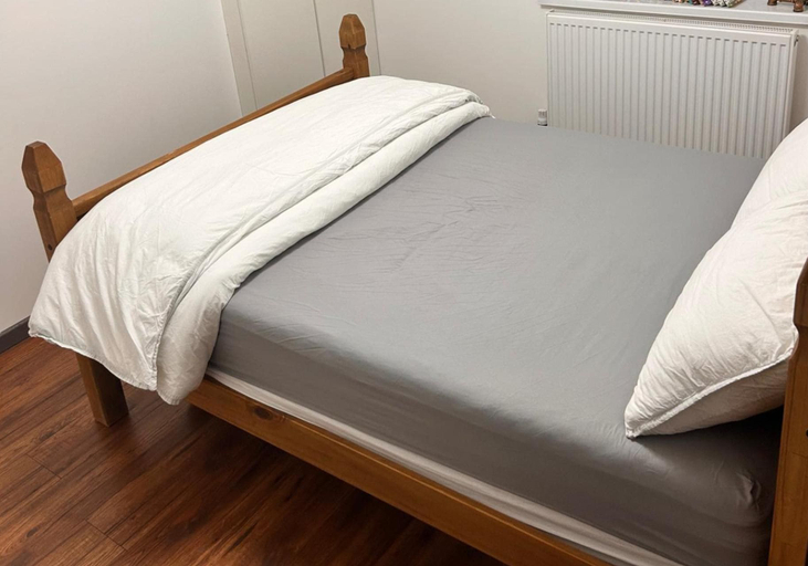 Room 2, Pottery District 1-bed Apt, Sleeps 3 & Wifi, Stoke-on-Trent