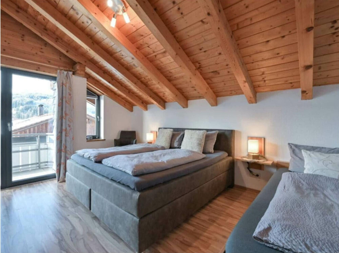 Room 4, Apartment in Sonthofen With Balcony and Wi-fi, Oberallgäu