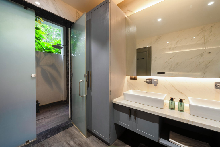 Bathroom 4, ELIVAAS Signature Skylark Estate 5BHK, Jaipur