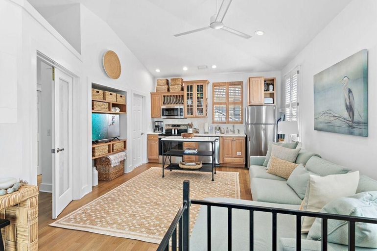 Living area 5, Palms by the Sea Carriage House, Walton