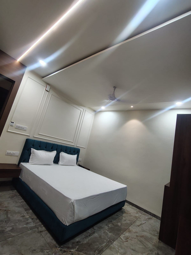 Room 2, Hotel Mahamrityunjay, Ujjain