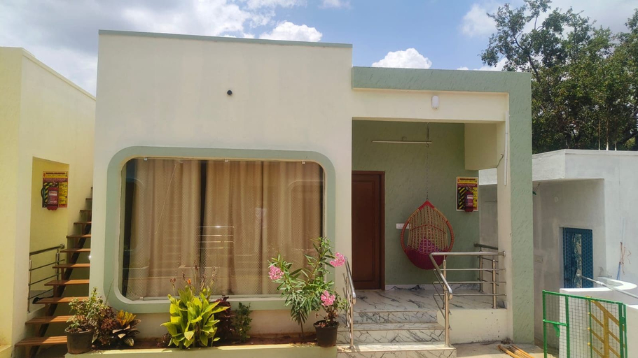 Room 4, Dr. Indhu Villas, Vellore