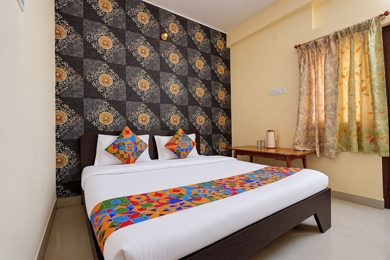 Room 5, FabHotel Apsara, Patna