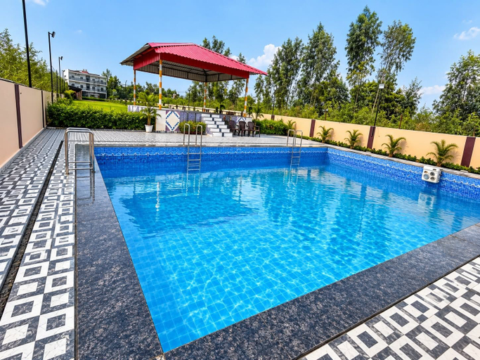 Pool 2, Alvora Resort, Mathura