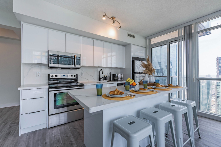 Private kitchen 3, Haven Suites l 2 and 3 Bedroom Suites, Toronto