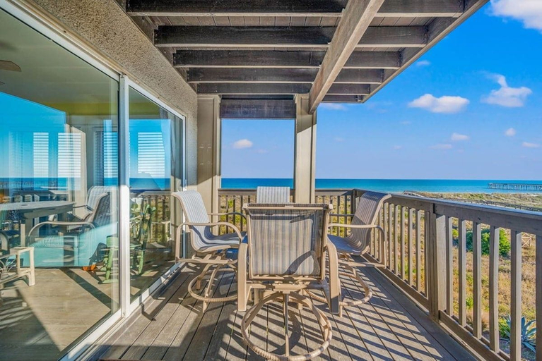 Others 1, Best Views in Sand Dollar! Beachfront w/ Pool, Nassau