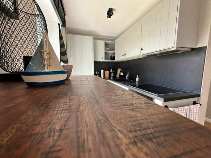 Private kitchen 5, Holiday Apartment With 1 Bedroom, Friesland