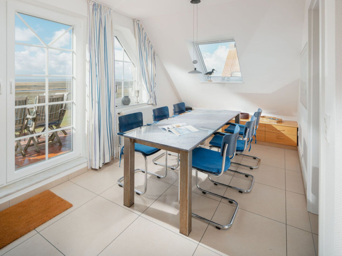 Dining 2, Holiday Apartment in Juist With Swimming Pool, Aurich