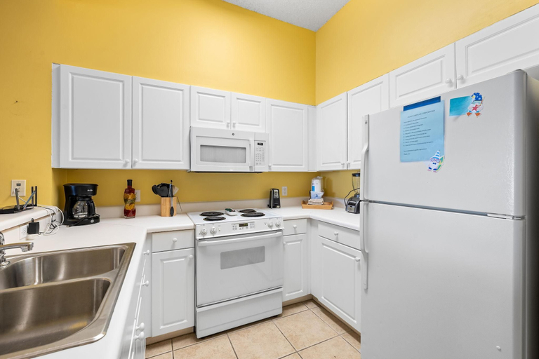 Private kitchen 3, Windemere 405, Escambia