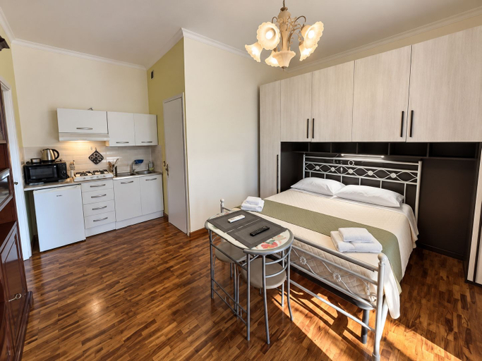 Room 2, Vivienne's Guest House, Rome