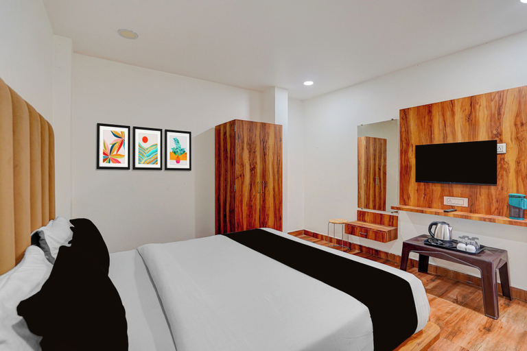 Room 2, Townhouse Oak Govindpuri Station, Kanpur Nagar