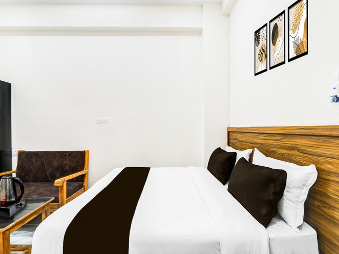 Room 3, Saver Double bhu iit Mahamanpuri, Varanasi
