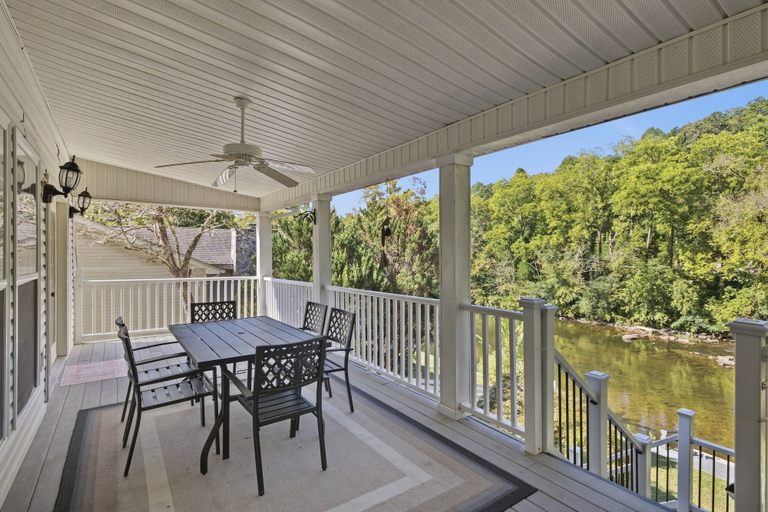 Outdoor dining 2, Little River Lodge 5 Bedroom Cabin, Sevier