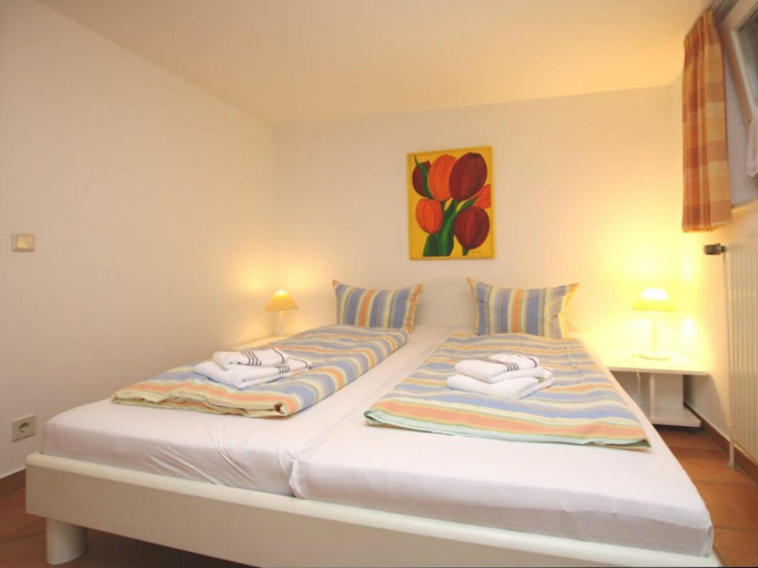 Room 3, Luttmarsch 13, Holiday Apartment 2, Nordfriesland