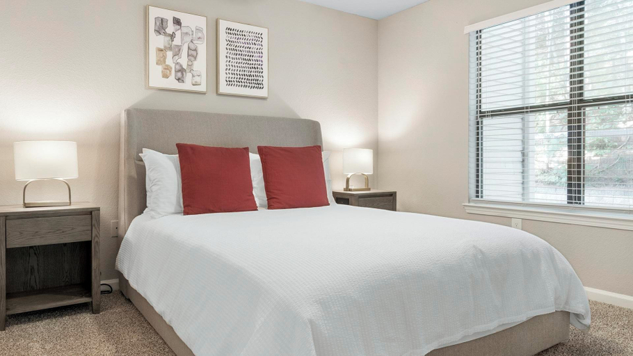 Room 2, Landing Stylish 3bd, Gym, Pool, Clay