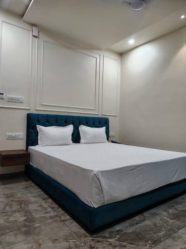 Room 4, Hotel Mahamrityunjay, Ujjain