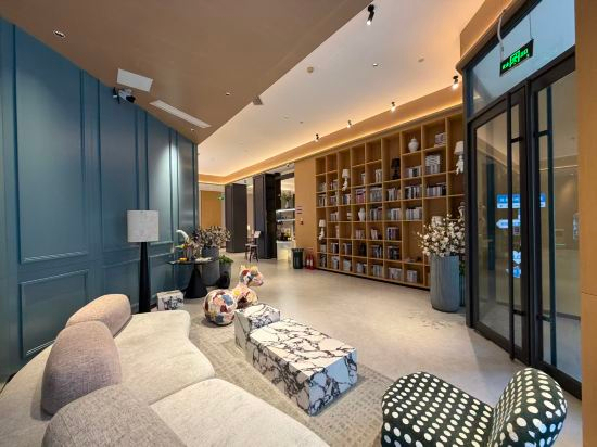 Hotel Interior/Public Areas