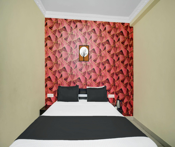 Room 2, Deluxe Hotel Radhika Inn, Patna